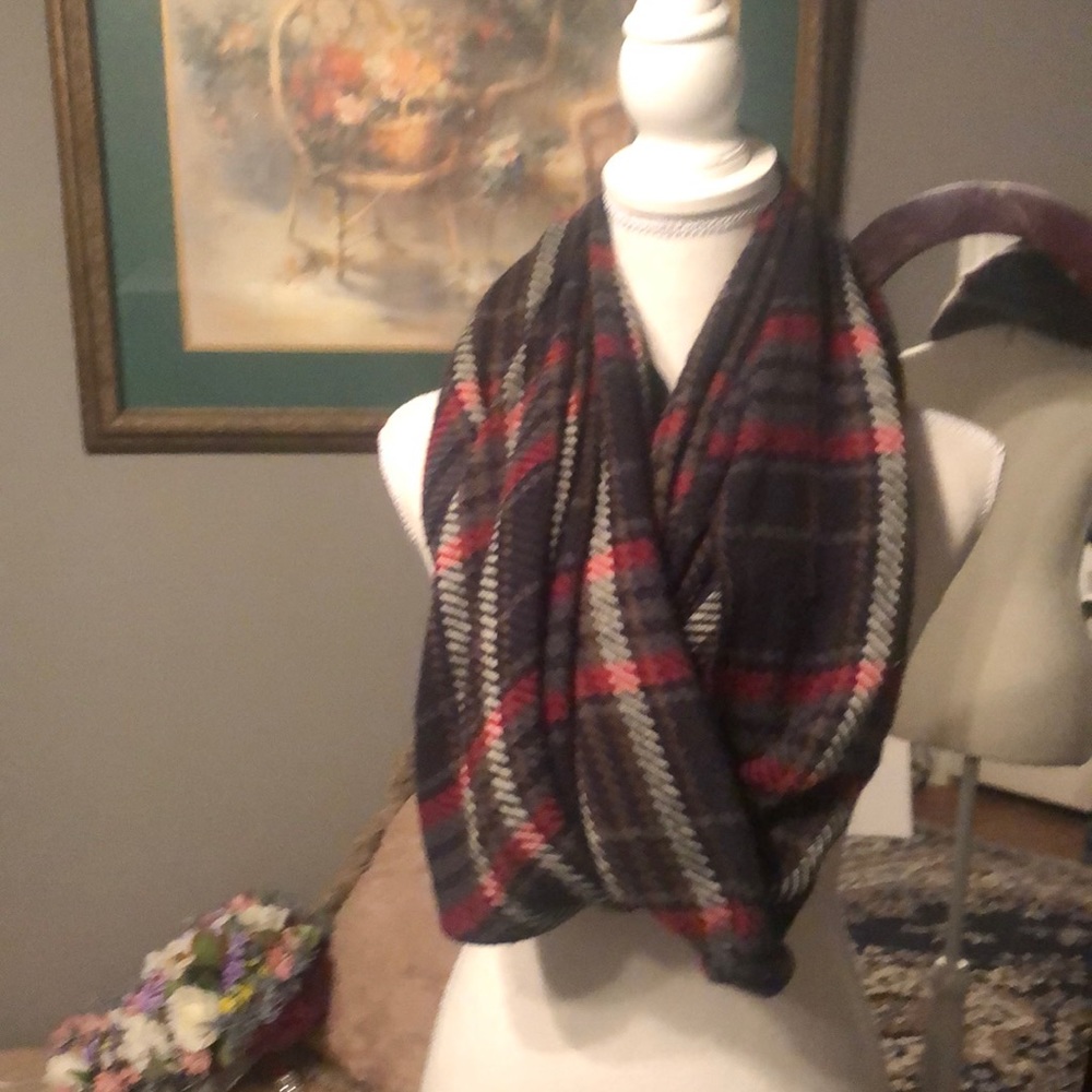 SOLD Scarf one size